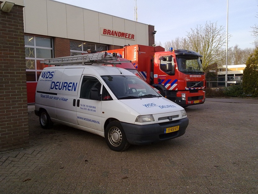 Speciale Hulpverkening Overheaddeuren voor brandweer, ambulance en politie