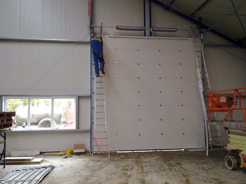 Montage Overheaddeur - Garagedeur Novoferm